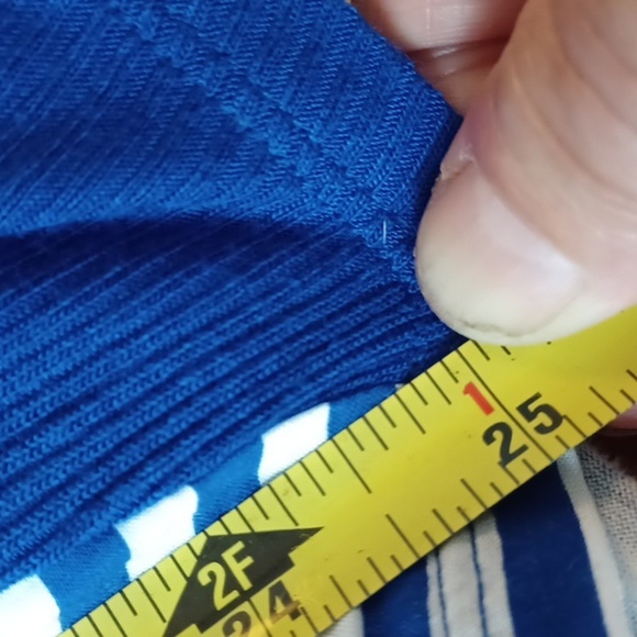 RELATIVITY Womans Blue V Neck‎ Top PXL - Picture 6 of 7